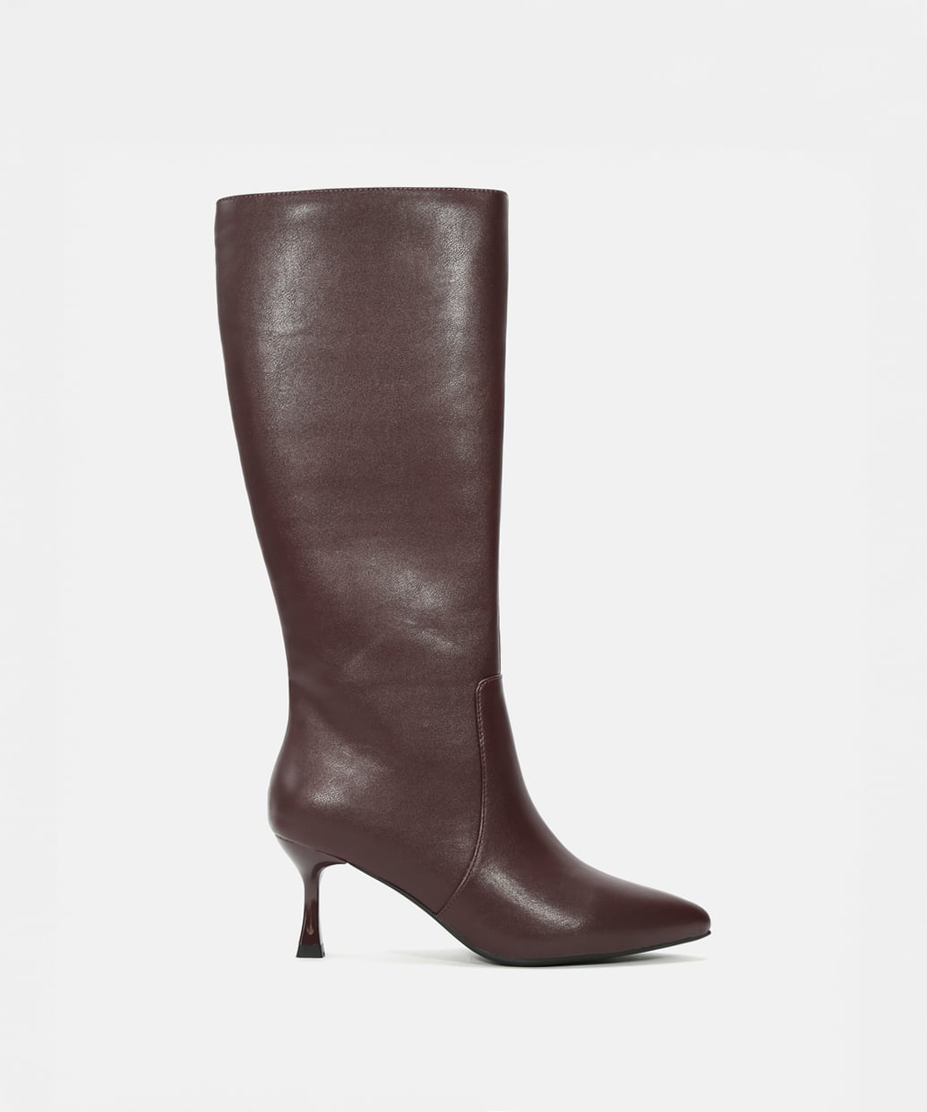 Bota alta tac&oacute;n kitten